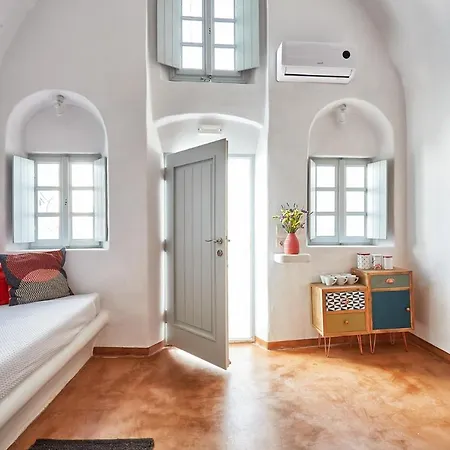 Vila Santorini-treasures Rockside Traditional